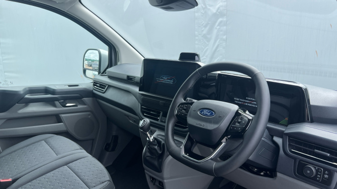 Ford Transit Custom 320 L1 Diesel Fwd 2.0 EcoBlue 136ps H1 Double Cab Van Limited - Image 11